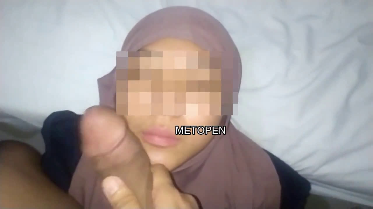 Jilbab Ungu Ditabok Kontol