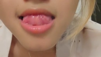 Rambut Pirang Mandi Lanjut Show lagi Di Kamar