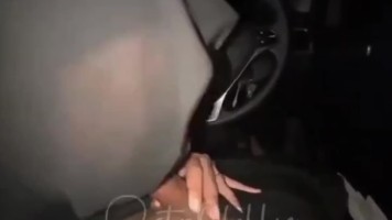 Bokep Jilbab Abis Sepong Dalam Mobil di Parkiran Doggy Pacarku